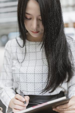 善良的女秘书的目的