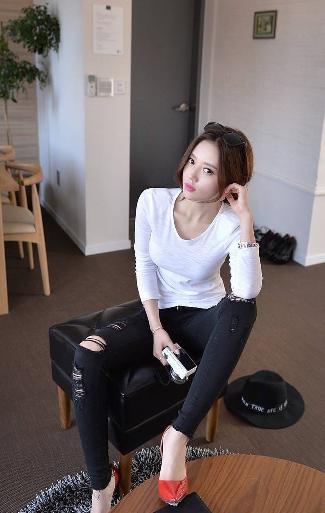 老婆出差闺蜜来家住几天