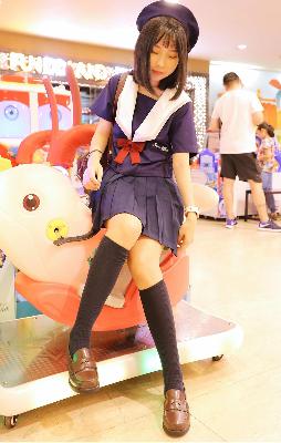 他的巨物撑开她的花缝的导演是谁